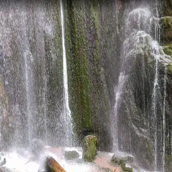 Cascata de Perolniyoc