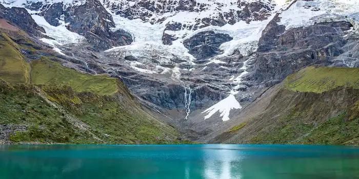 Vista de la Laguna y el Nevado de Humantay