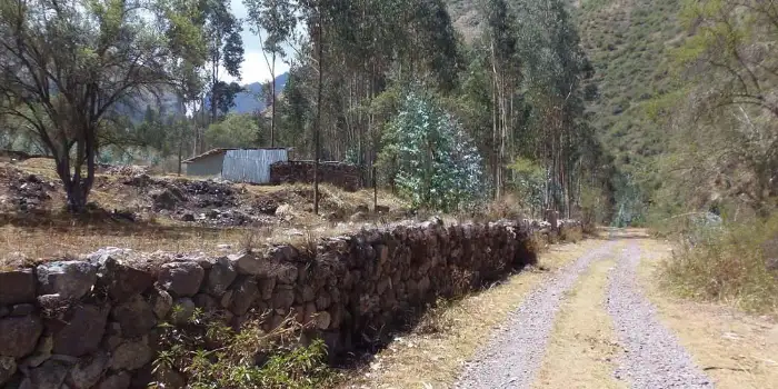 Estrada para Lares