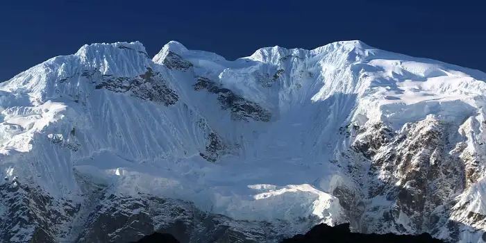 Montanha Salkantay coberta de neve